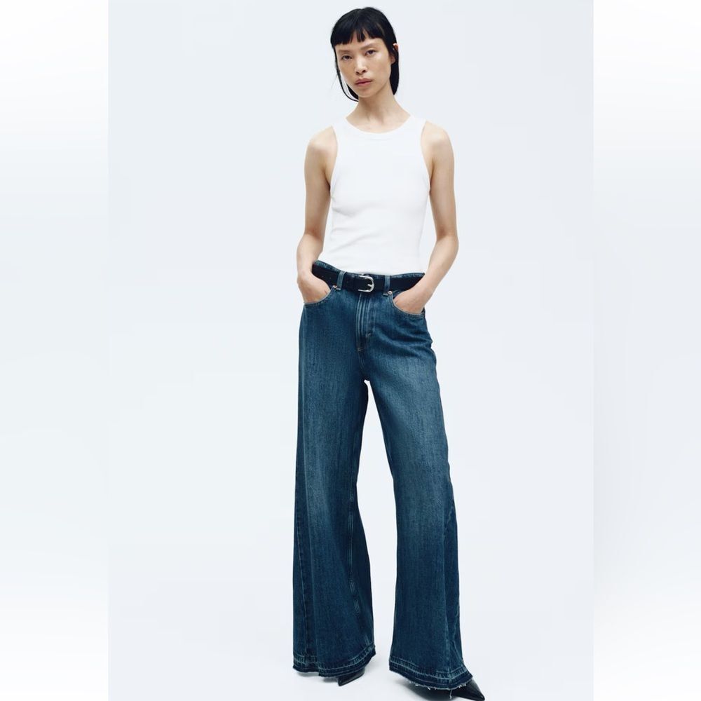 H&M  Wide Leg Frayed Jeans sz. 6